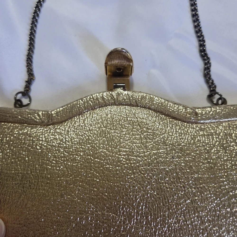 Vintage 70s Gold Metallic Frame Clutch Kiss Lock Evening Bag
